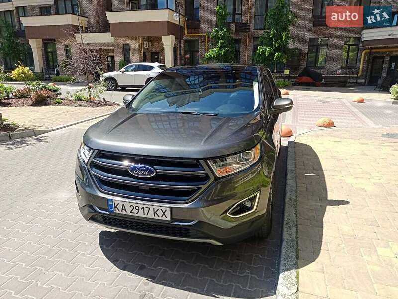 Внедорожник / Кроссовер Ford Edge 2018 в 