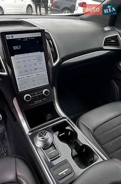 Внедорожник / Кроссовер Ford Edge 2021 в 