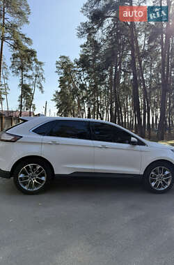 Внедорожник / Кроссовер Ford Edge 2016 в 