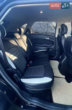 Внедорожник / Кроссовер Ford Edge 2017 в 