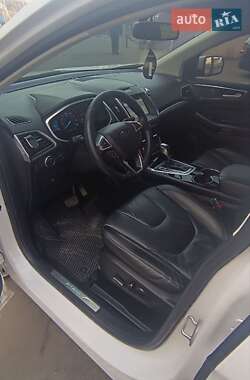Внедорожник / Кроссовер Ford Edge 2016 в 
