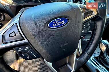 Внедорожник / Кроссовер Ford Edge 2016 в 