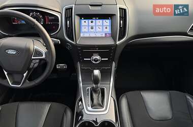 Внедорожник / Кроссовер Ford Edge 2018 в 