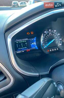 Внедорожник / Кроссовер Ford Edge 2017 в 