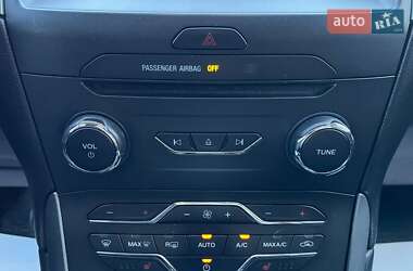 Внедорожник / Кроссовер Ford Edge 2017 в 