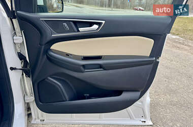 Позашляховик / Кросовер Ford Edge 2015 в 
