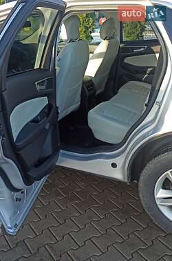 Внедорожник / Кроссовер Ford Edge 2016 в 