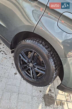 Внедорожник / Кроссовер Ford Edge 2015 в 
