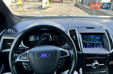 Внедорожник / Кроссовер Ford Edge 2017 в 