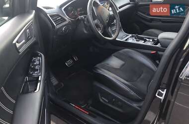 Позашляховик / Кросовер Ford Edge 2019 в 