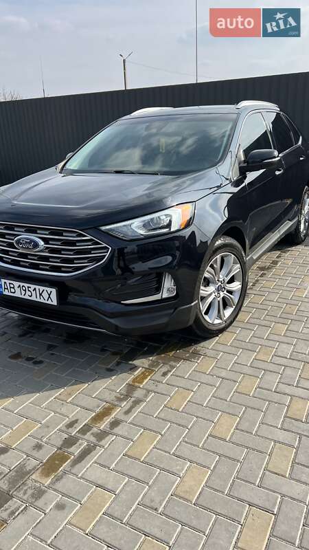 Позашляховик / Кросовер Ford Edge 2019 в 