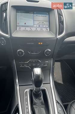 Внедорожник / Кроссовер Ford Edge 2016 в 
