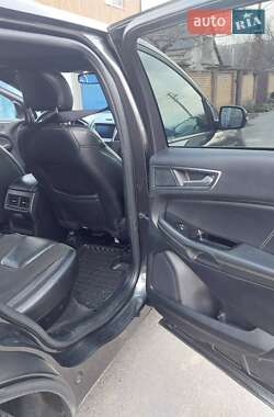 Внедорожник / Кроссовер Ford Edge 2019 в 