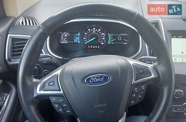 Позашляховик / Кросовер Ford Edge 2016 в 