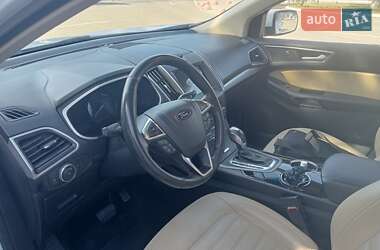 Позашляховик / Кросовер Ford Edge 2016 в 
