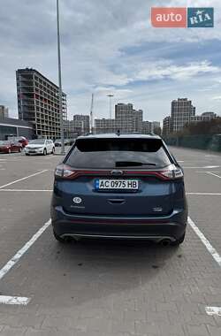 Позашляховик / Кросовер Ford Edge 2018 в 
