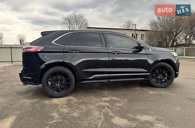 Позашляховик / Кросовер Ford Edge 2019 в 
