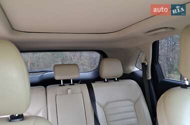 Позашляховик / Кросовер Ford Edge 2015 в 