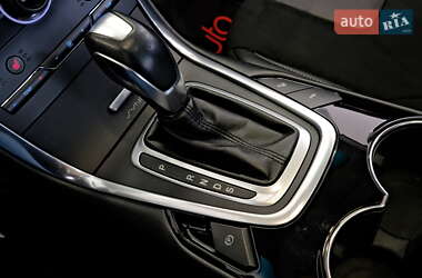 Внедорожник / Кроссовер Ford Edge 2017 в 