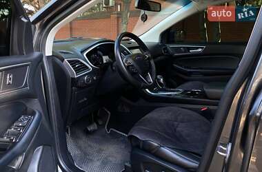 Позашляховик / Кросовер Ford Edge 2015 в 