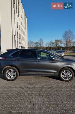 Позашляховик / Кросовер Ford Edge 2018 в 