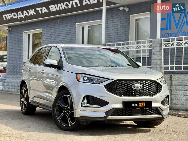 Позашляховик / Кросовер Ford Edge 2019 в 