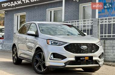 Позашляховик / Кросовер Ford Edge 2019 в 