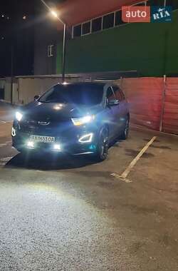 Внедорожник / Кроссовер Ford Edge 2016 в 