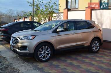 Позашляховик / Кросовер Ford Edge 2021 в 
