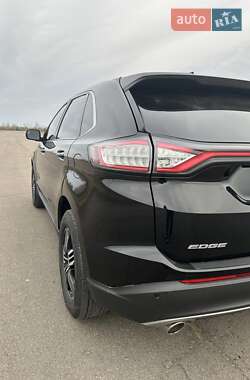 Внедорожник / Кроссовер Ford Edge 2016 в 