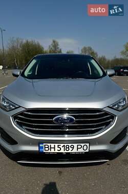 Внедорожник / Кроссовер Ford Edge 2018 в 