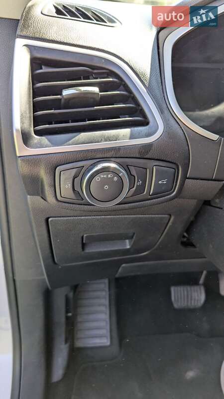 Внедорожник / Кроссовер Ford Edge 2015 в Полонном