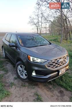 Внедорожник / Кроссовер Ford Edge 2018 в 