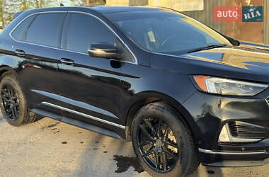 Позашляховик / Кросовер Ford Edge 2019 в 