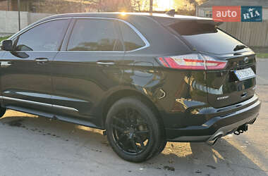 Позашляховик / Кросовер Ford Edge 2019 в 