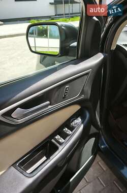 Внедорожник / Кроссовер Ford Edge 2015 в 
