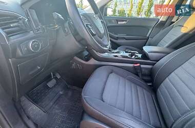 Позашляховик / Кросовер Ford Edge 2017 в 