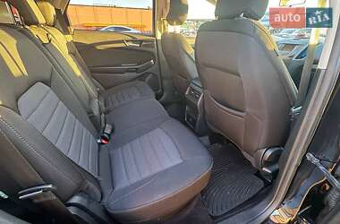 Позашляховик / Кросовер Ford Edge 2017 в 