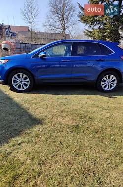 Позашляховик / Кросовер Ford Edge 2019 в 