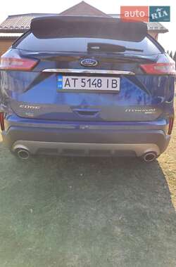 Позашляховик / Кросовер Ford Edge 2019 в 