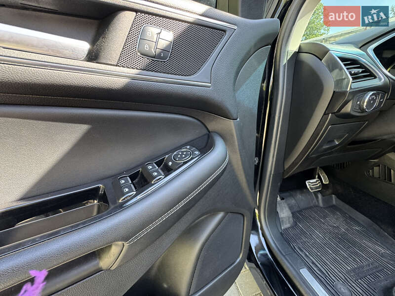Внедорожник / Кроссовер Ford Edge 2017 в Черновцах