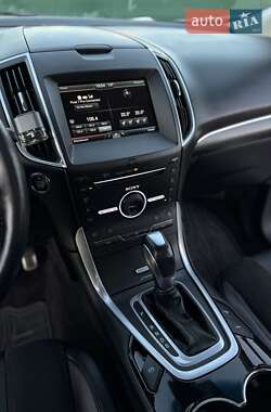 Внедорожник / Кроссовер Ford Edge 2015 в 