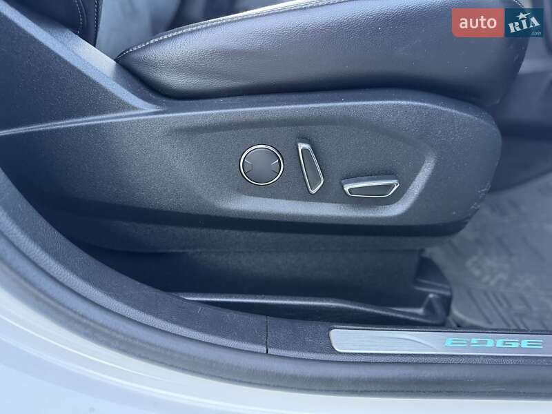 Внедорожник / Кроссовер Ford Edge 2015 в Ивано-Франковске