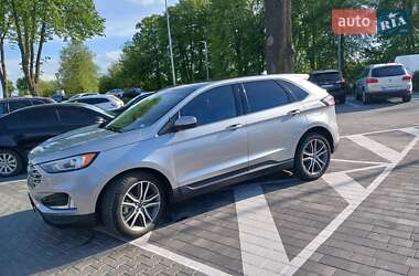 Позашляховик / Кросовер Ford Edge 2019 в 