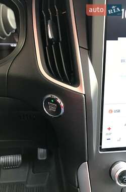 Внедорожник / Кроссовер Ford Edge 2022 в 