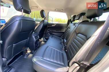 Внедорожник / Кроссовер Ford Edge 2018 в 