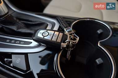 Внедорожник / Кроссовер Ford Edge 2018 в 