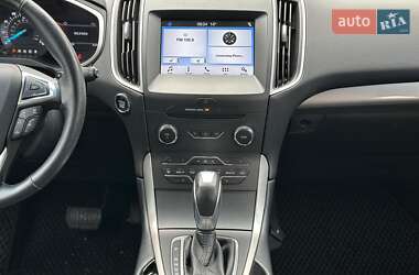 Внедорожник / Кроссовер Ford Edge 2017 в 