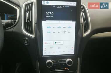 Позашляховик / Кросовер Ford Edge 2021 в 