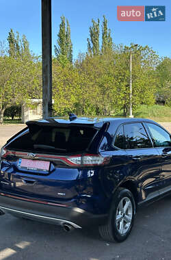 Позашляховик / Кросовер Ford Edge 2016 в 